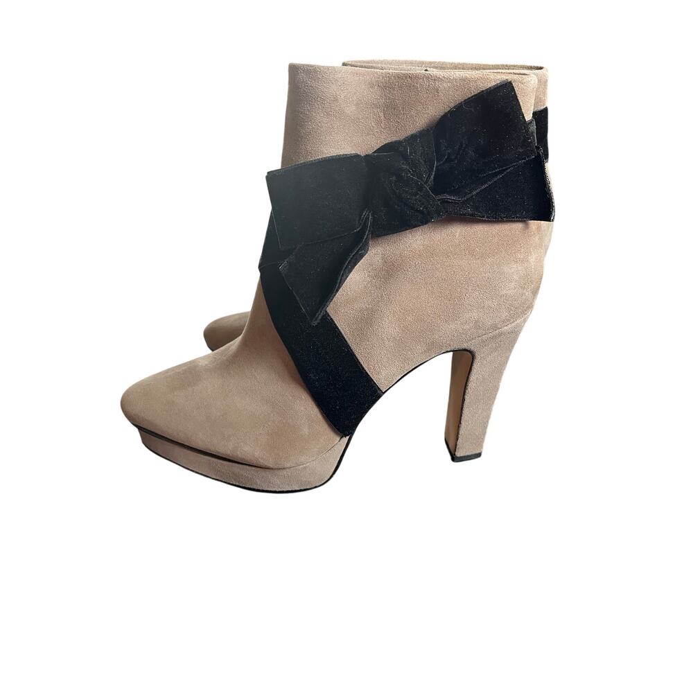 Karl Lagerfeld Paris | NWOT Size 7 Malia Bow Suede Taupe Bootie Platform - Picture 1 of 8